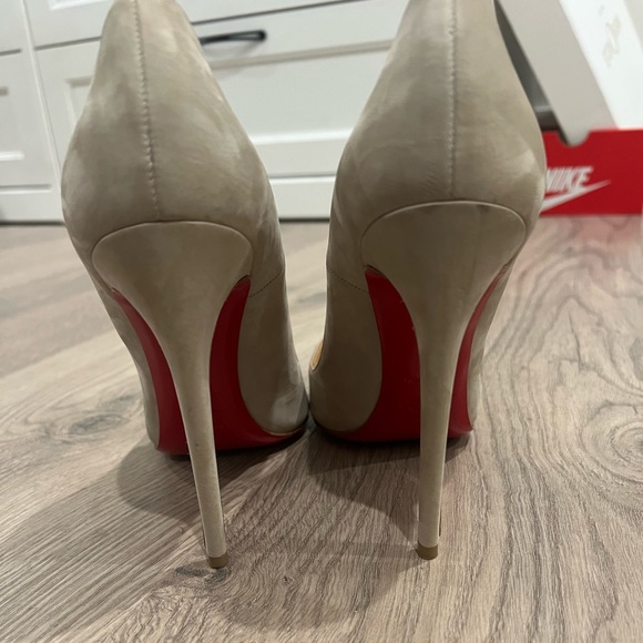 Christian Louboutin suede heels size 40 - Picture 3 of 7